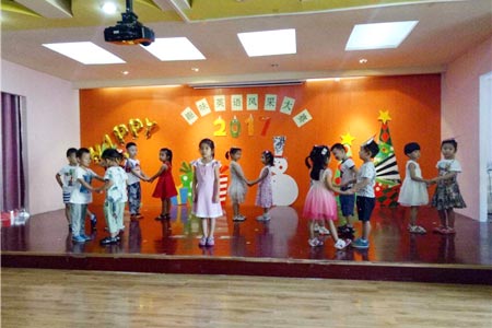 加強(qiáng)引導(dǎo)幼兒的社會交往能力