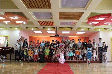 紫御東郡大風(fēng)車幼兒園相聚“金”秋主題活動(dòng)—中班組