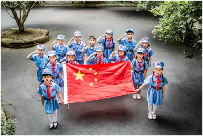 這個(gè)六一，大風(fēng)車幼兒園為孩子們打造了一個(gè)“歡樂嘉年華”